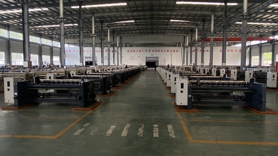 Máy dệt tia nước 280cm Dobby 700 vòng / phút Dệt bông Polyester