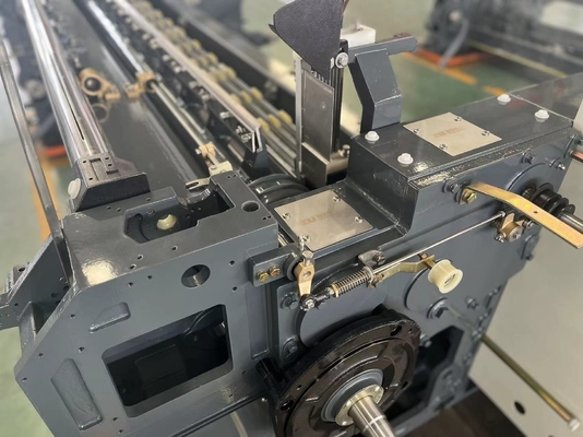 Máy dệt kim không thoi hoàn toàn mới 881 Series để bán